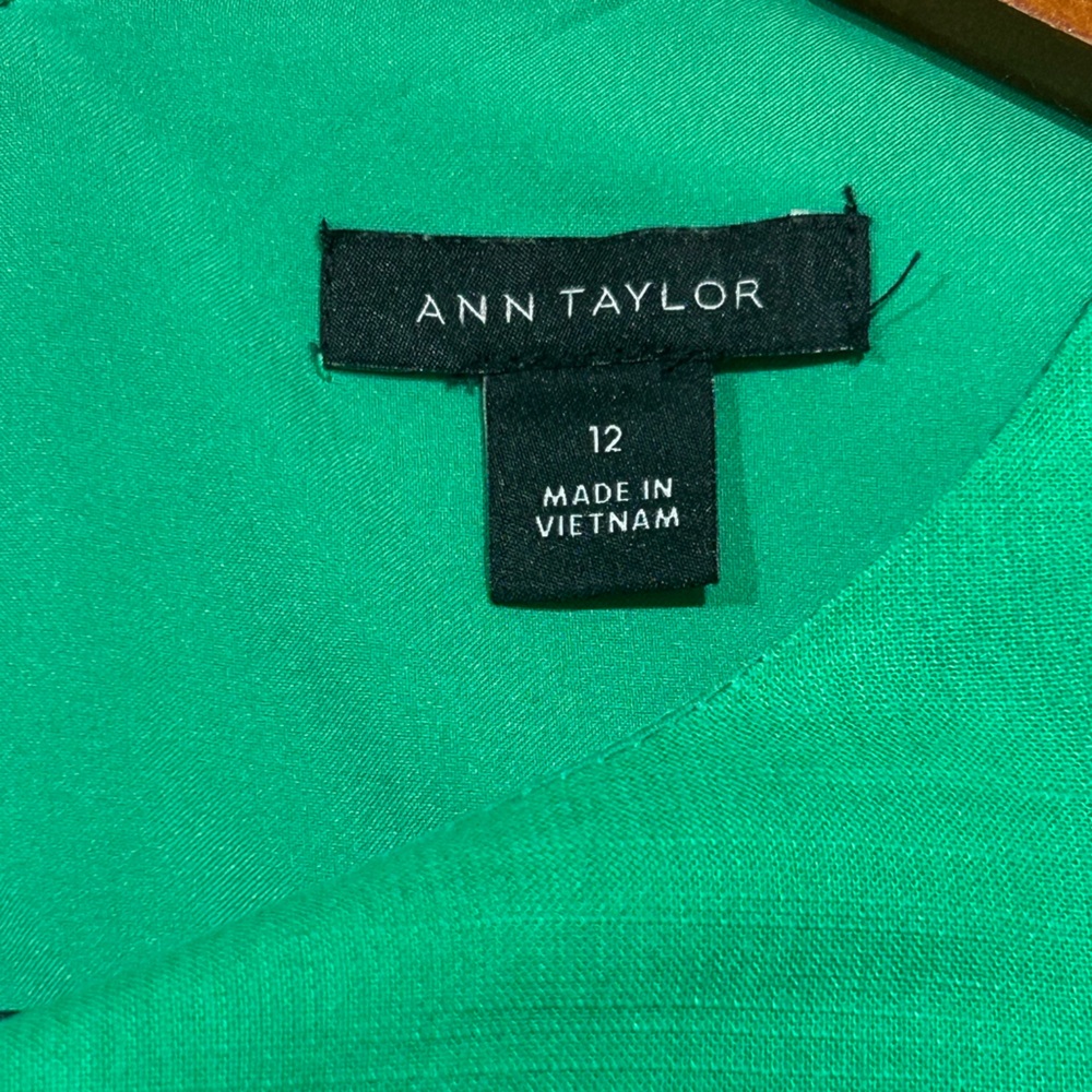 Ann Taylor Green Tiered Sundress with Bishop Sleeves. Excellent condition. - Picture 4 of 4